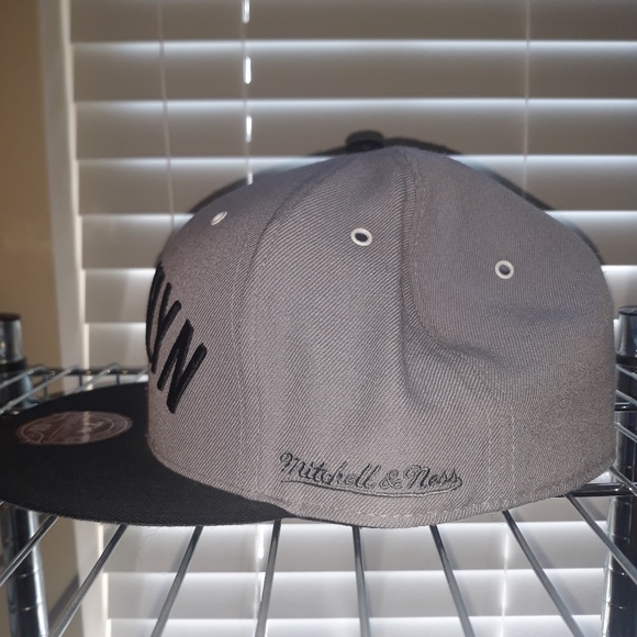 Brooklyn Nets Two Tone Snapback, Charcoal/Black - Picture 2 of 3